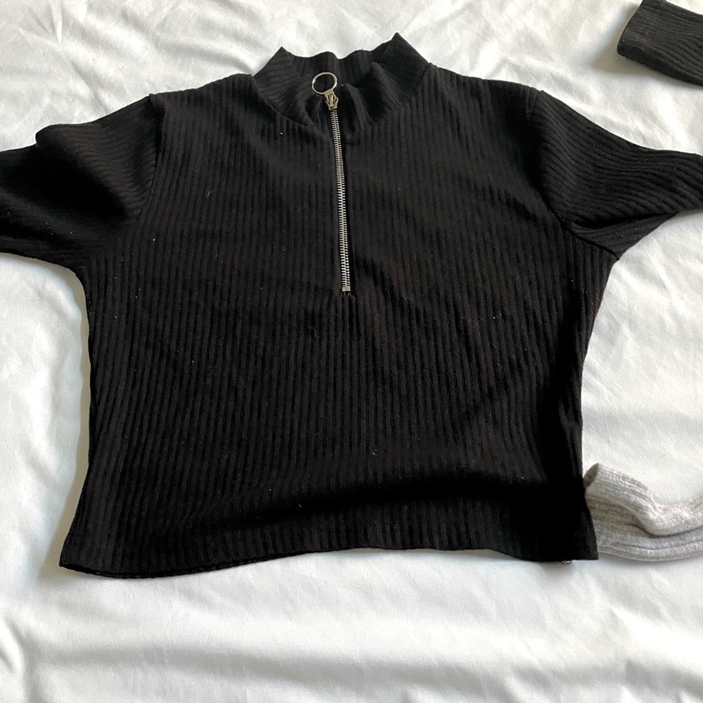 Black crop top with zipper